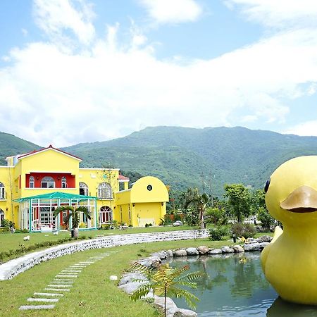 לינה וארוחת בוקר רויסוי 依比鴨鴨水岸會館 Ducking House מראה חיצוני תמונה