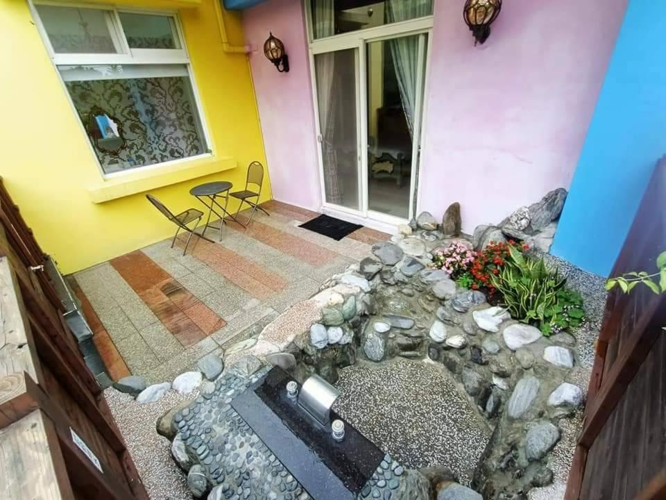 לינה וארוחת בוקר רויסוי 依比鴨鴨水岸會館 Ducking House מראה חיצוני תמונה