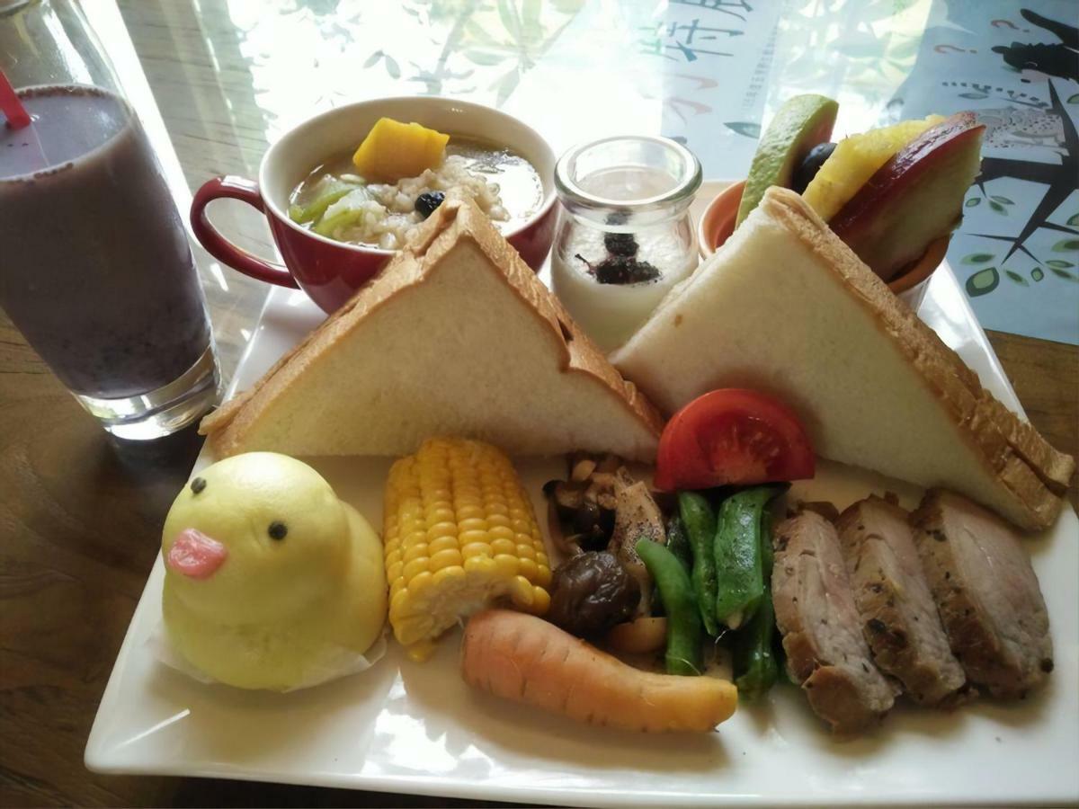 לינה וארוחת בוקר רויסוי 依比鴨鴨水岸會館 Ducking House מראה חיצוני תמונה